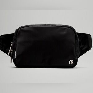 Lululemon Everywhere Belt Bag 2L